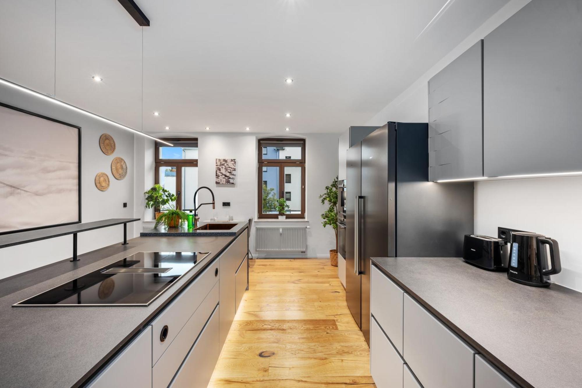 Edler Wohnraum Schlossteich-Suite 3 Sz Mit Zwei Balkonen, Kaffeevollautomat, Kamin, Klima, Lift & Zwei Parkplaetzen Chemnitz Bagian luar foto